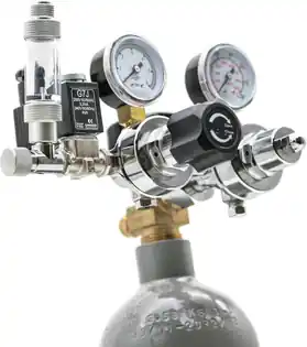 Set complet de două etape CO2 cu comutator nocturn și o sticlă de 5 litri. Preț redus