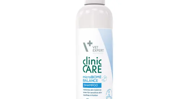 Mai ieftin Sampon dermatocosmetic pentru caini si pisici Vet Expert Clinic Care Microbiome Balance, 150 ml