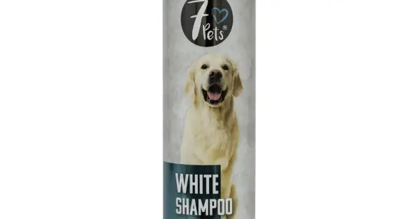Ofertă limitată Sampon pentru caini cu blana deschisa si piele sensibila White Shampoo, 250 ml